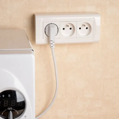 Bloc 3 Prises Pré-câblé 2P+T SaillieBlanc -Outil Atelier Magasin bloc 3 prises cable blanc 3