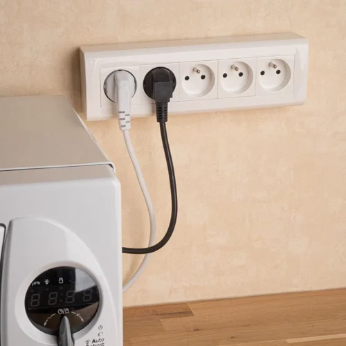 Bloc 5 Prises Pré-câblé 2P+T Saillie Blanc -Outil Atelier Magasin bloc 5 prises cable blanc 3