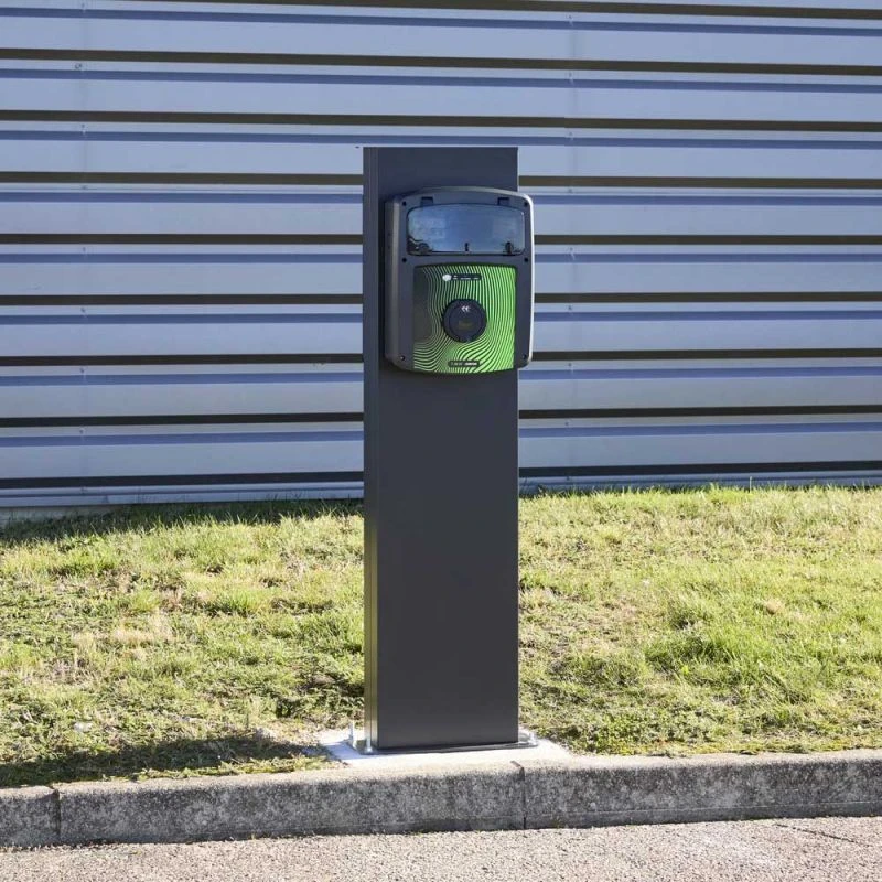 Borne De Recharge 7.4kW Avec Contrôleur De Charge Et Protection électrique OHMTEC 1 Borne De Recharge 7.4kW Avec Contrôleur De Charge Et Protection électrique OHMTEC