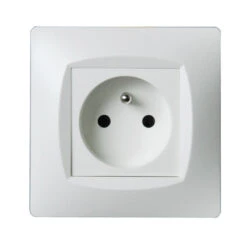 Pack Essentiel Blanc 40 Prises + 10 Interrupteurs Va-et-vient + 50 Plaques 7 Pack Essentiel Blanc 40 Prises + 10 Interrupteurs Va-et-vient + 50 Plaques -Outil Atelier Magasin pack demarrage blanc adelais 40 prises 10 va et vient produits complets mecanismes plaques 2