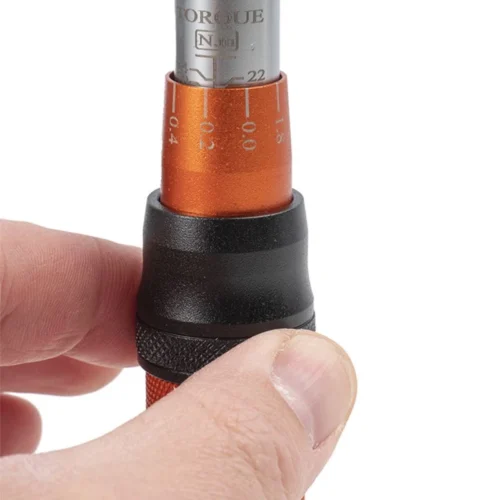 Clé Dynamométrique 2-24 Nm Carré 1/4’’ + 10 Embouts FEROCE -Outil Atelier Magasin product 1093