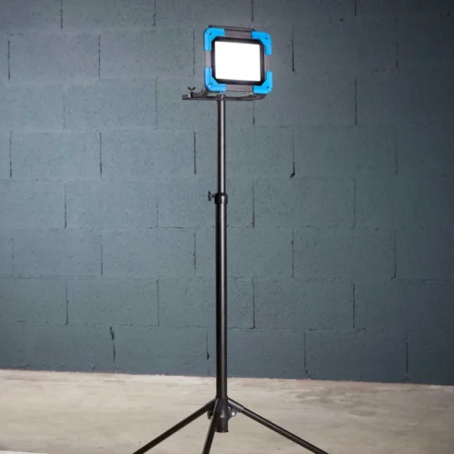 Projecteur De Chantier LED Batterie Rechargeable Extra Plat 30W IP54 NALTO -Outil Atelier Magasin product 244