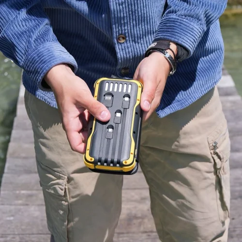 Batterie Externe Et Chargeur Solaire 16000 MAh Eclairage LED Intégrée FEROCE -Outil Atelier Magasin product 956