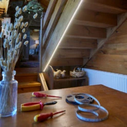 Ruban Led SMD 5M 10W/M 24V IP20 8mm 3000K WOLTZ 10 Ruban Led SMD 5M 10W/M 24V IP20 8mm 3000K WOLTZ -Outil Atelier Magasin ruban led 24v dc 10 w m 4